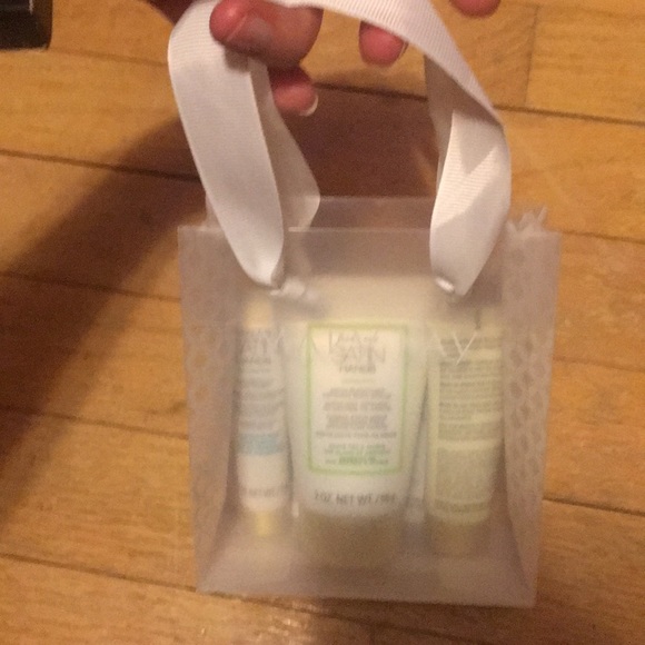 Mary Kay Other - NWT final price MARY KAYSatin hands pampering set